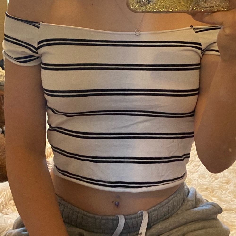 Tillys Crop Top
